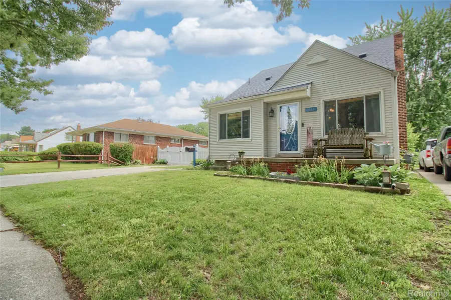 1813 Buckingham Avenue, Lincoln Park, MI 48146 - #2