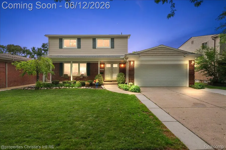 23237 Robert John Street, Saint Clair Shores, MI 48080 - #2