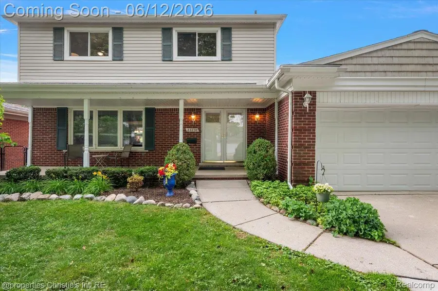 23237 Robert John Street, Saint Clair Shores, MI 48080 - #3
