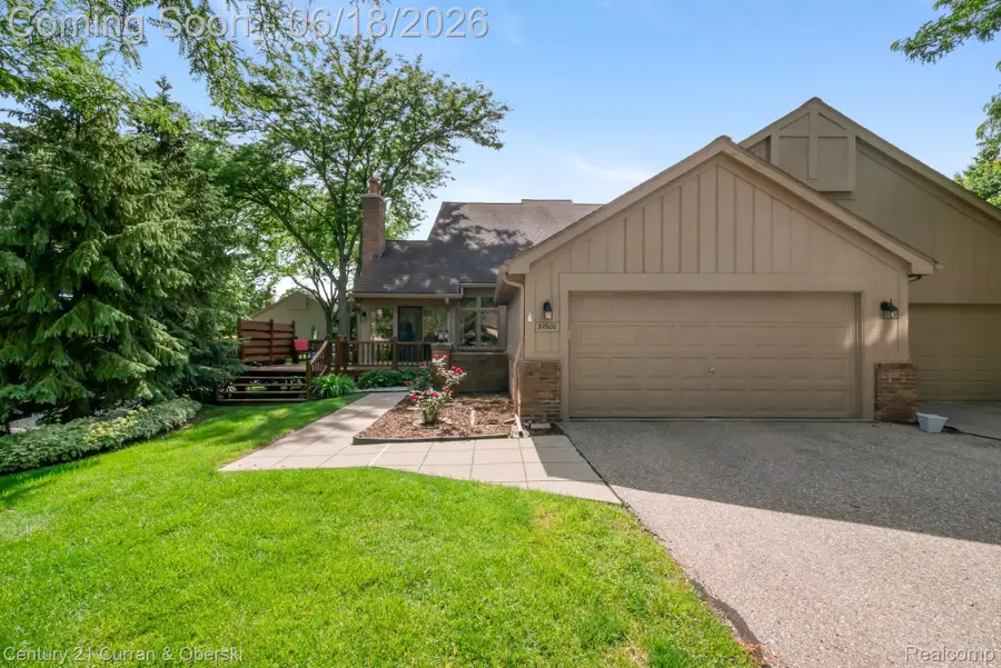 37600 N Laurel Park Drive, Livonia, MI 48152 - #3