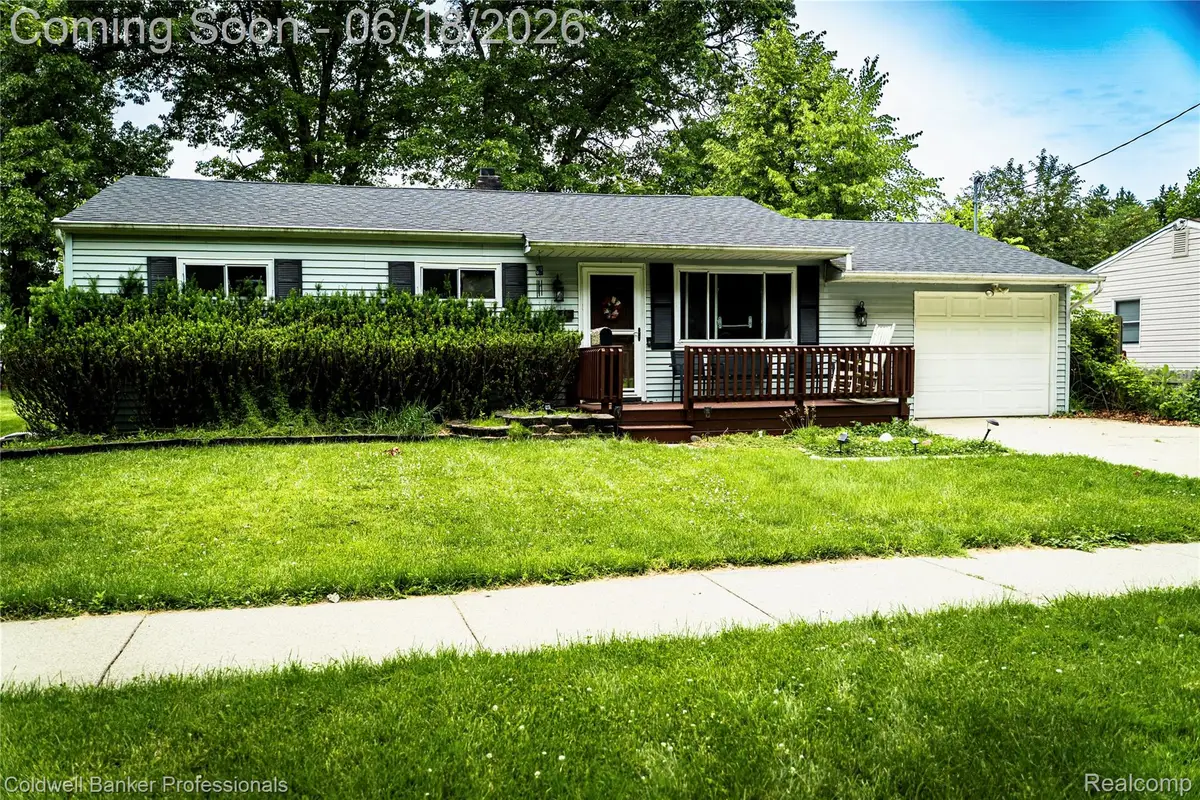 1017 N East Street, Fenton, MI 48430 - #1