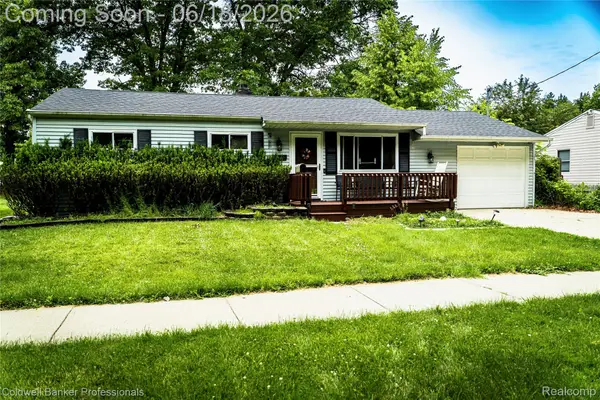 1017 N East Street, Fenton, MI 48430