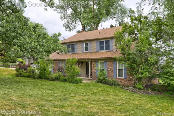 35868 Smithfield Court, Farmington, MI 48335