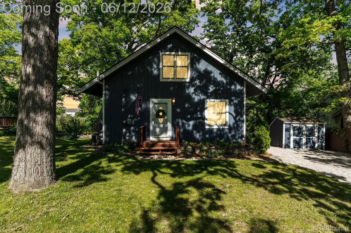 920 Hickory Ridge Circle, Milford, MI 48380 - #1