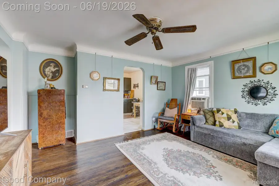 521 E Chesterfield Street, Ferndale, MI 48220 - #3