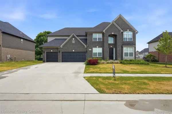 1283 Bloomingdale Drive, Troy, MI 48085