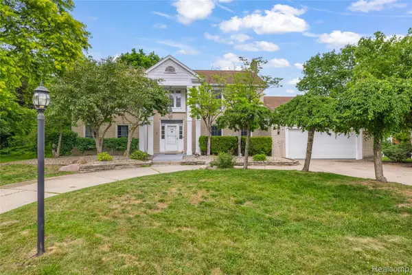 34134 Old Timber Court, FarmingtonHills, MI 48331