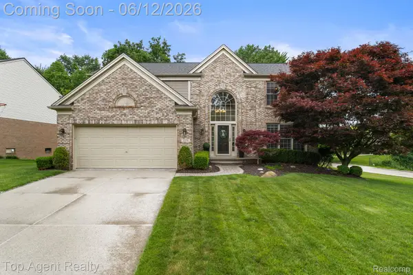 1570 Sugar Maple Way, WestBloomfield, MI 48324