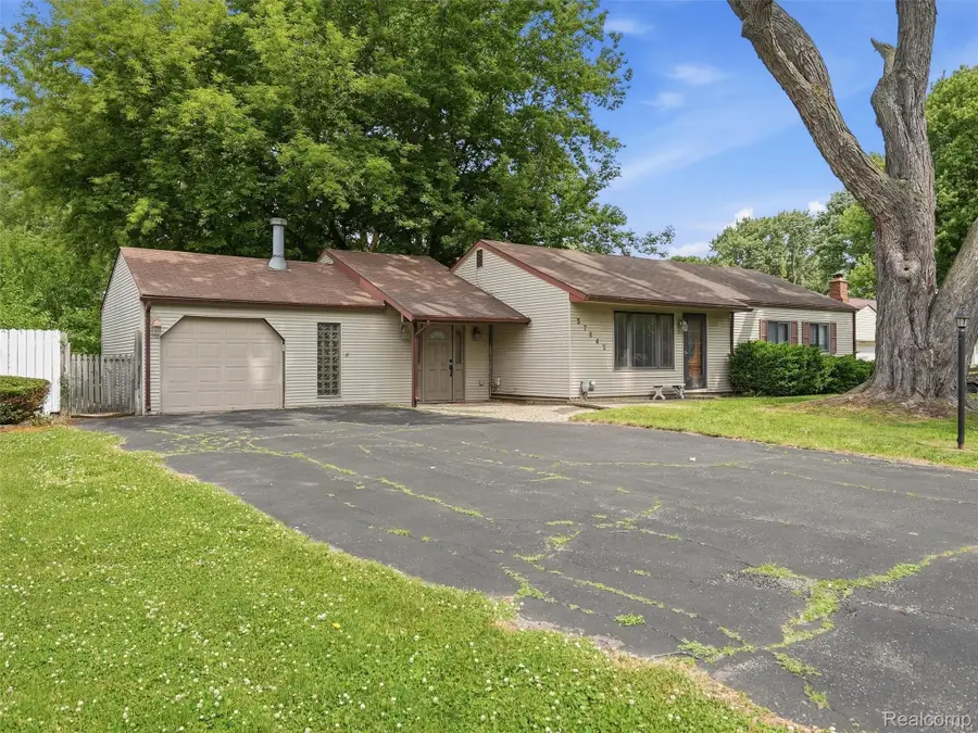 37843 Emery Street, Clinton Township, MI 48036 - #2
