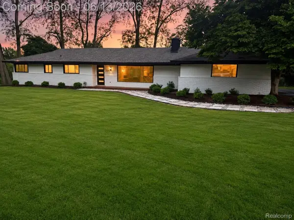 2129 Long Lake Shore Drive, WestBloomfield, MI 48323