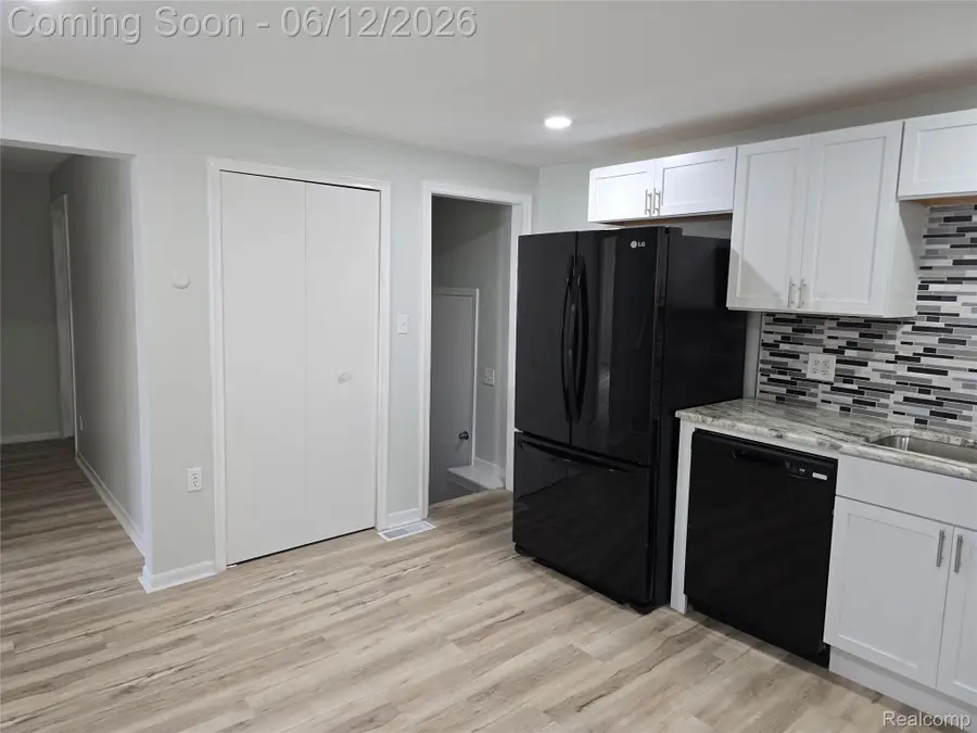 46 Michigan Street, Mount Clemens, MI 48043 - #3