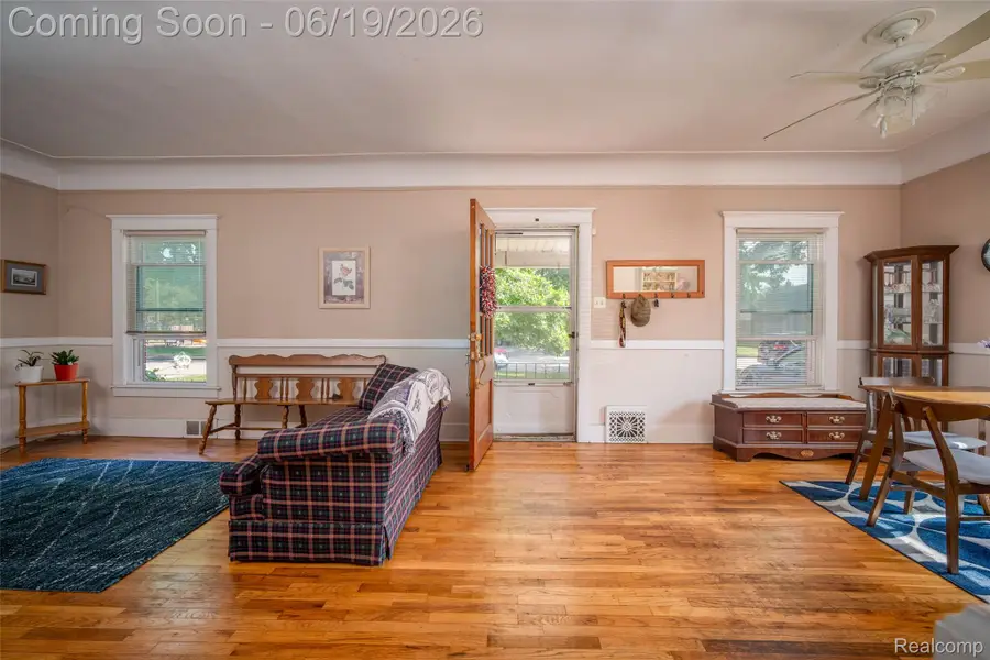 11 Leonore Street, Mount Clemens, MI 48043 - #3