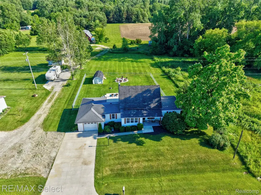 10469 W Pierson Road, Flushing, MI 48433 - #3