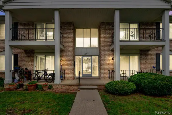 13900 Camelot Drive #84, SterlingHeights, MI 48312