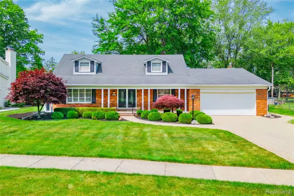8236 Burning Bush Road, GrosseIle, MI 48138