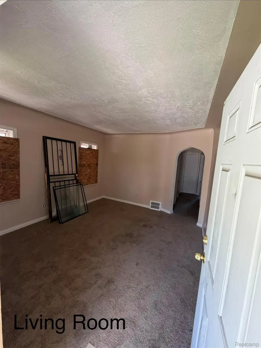 19326 Rogge Street, Detroit, MI 48234 - #2