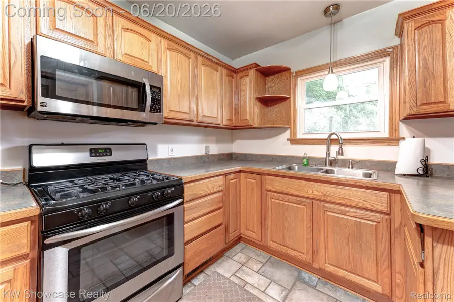 19175 Shadyside Street, Livonia, MI 48152 - #2