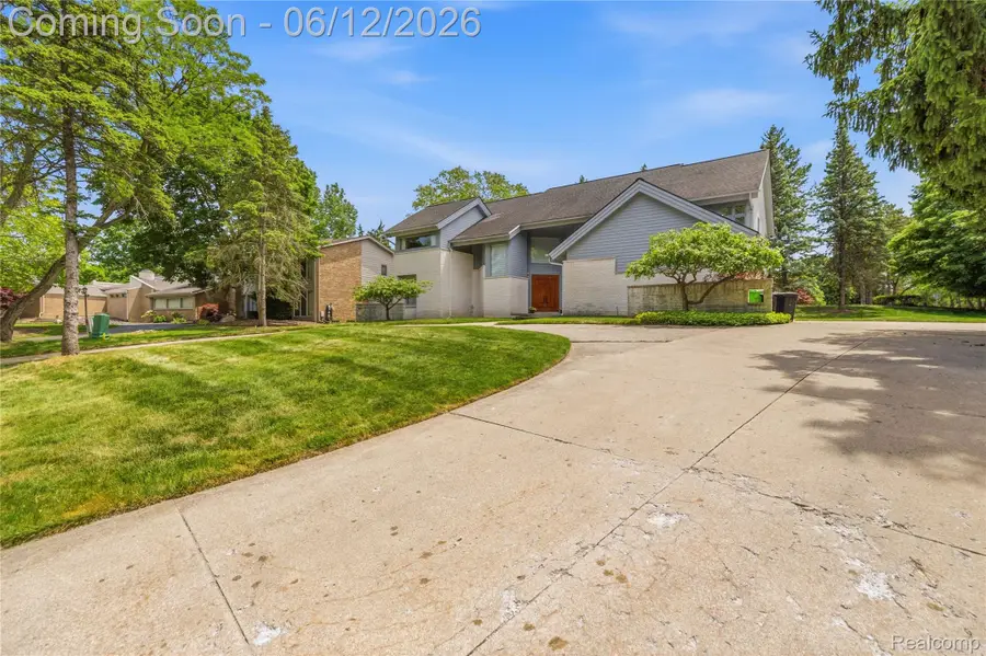 4057 Fox Lake Drive, West Bloomfield, MI 48302 - #3
