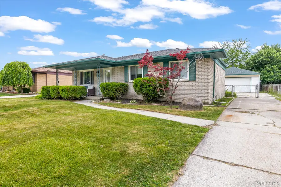27423 Polk Avenue, Trenton, MI 48183 - #2