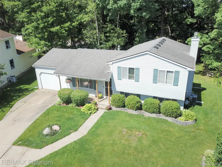 317 Woodlake Drive, Brighton, MI 48116 - #3