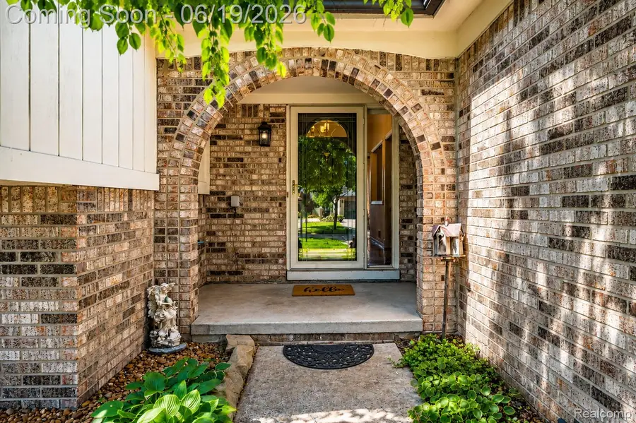 3433 Dobbin Drive, Sterling Heights, MI 48310 - #2