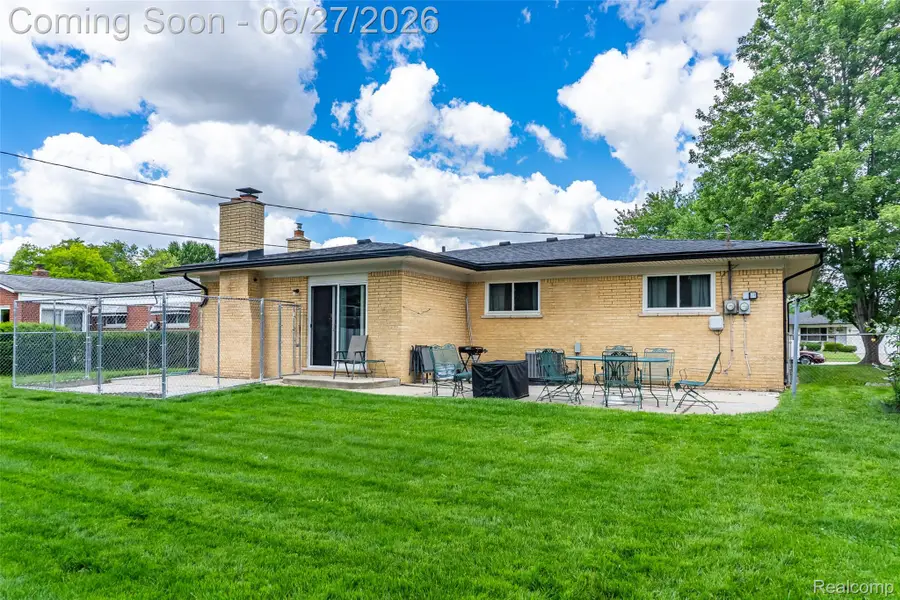 33818 King Richard Drive, Sterling Heights, MI 48310 - #2