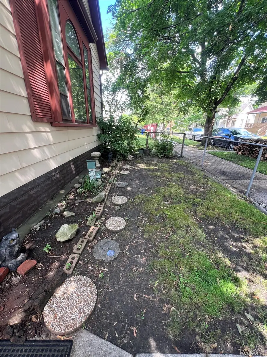 1061 Lansing Street, Detroit, MI 48209 - #3