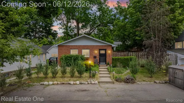 225 1st Street, Fenton, MI 48430