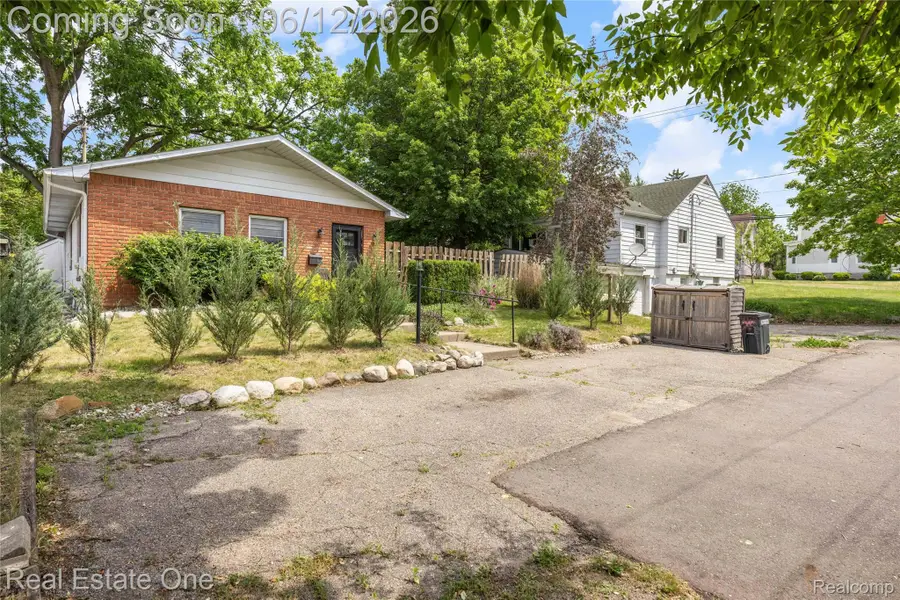 225 1st Street, Fenton, MI 48430 - #3