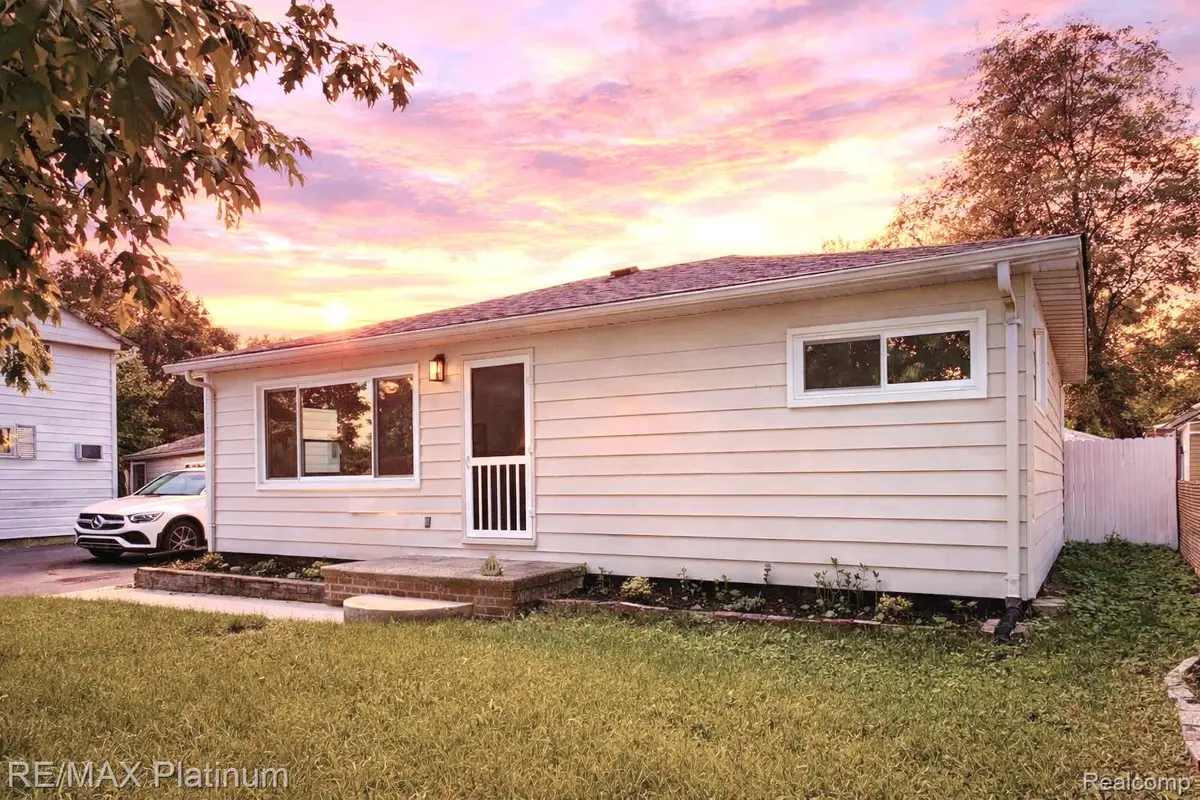 208 Devonshire St, Ypsilanti, MI 48198 - #1