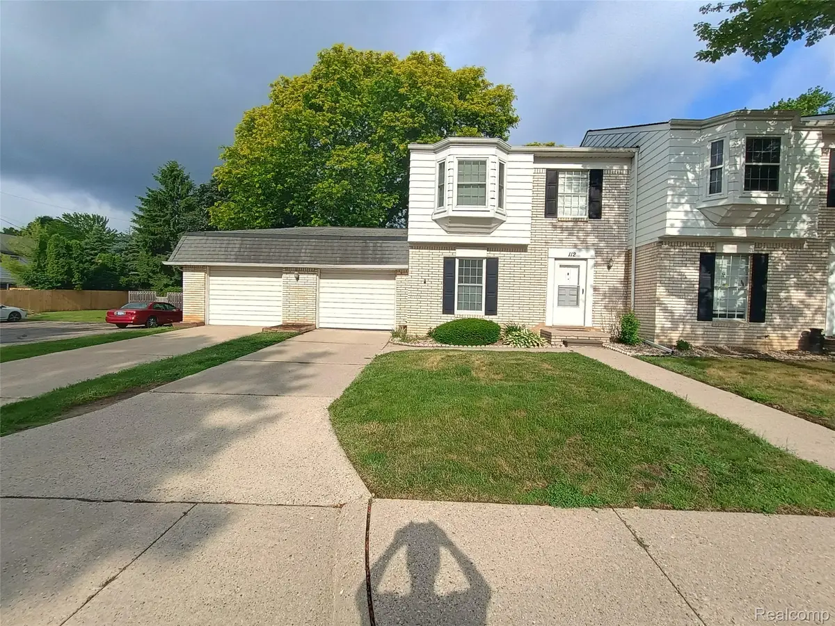 112 Stratford Lane, Rochester Hills, MI 48309 - #1