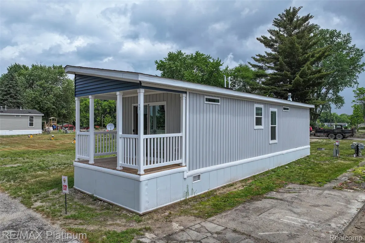 17 Sunset Lane, Fenton, MI 48430 - #1