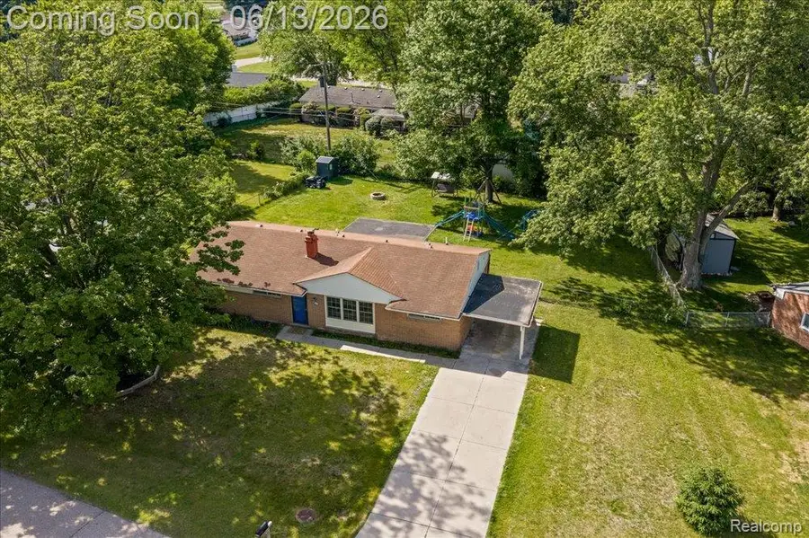 1746 Ashstan Drive, Walled Lake, MI 48390 - #2