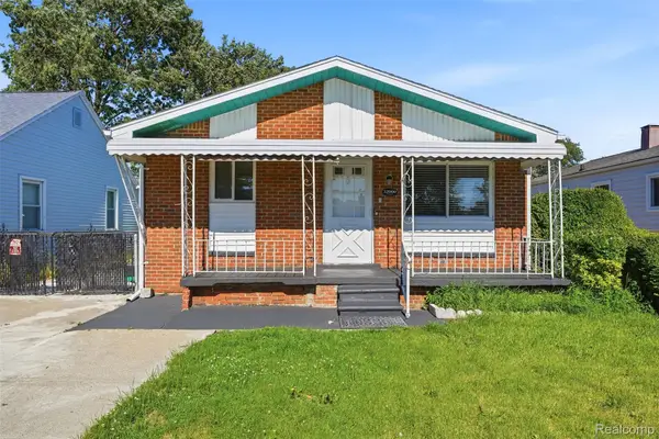 32000 Saint Margaret Street, StClairShores, MI 48082