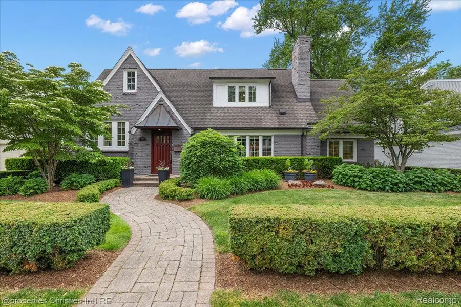 352 S Glenhurst Drive, Birmingham, MI 48009 - #2