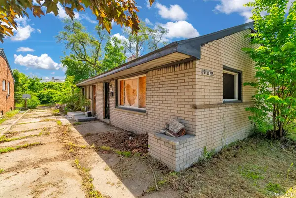 9190 Schaefer Highway, Detroit, MI 48228