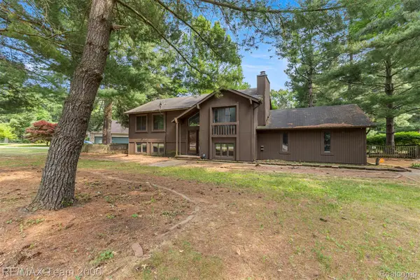 5445 Pine View Drive, Ypsilanti, MI 48197