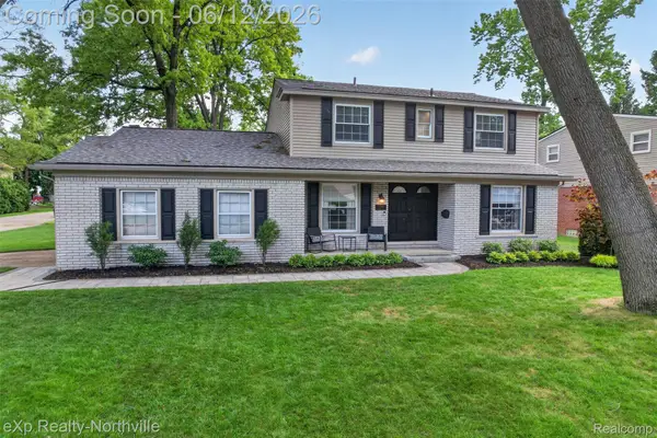 33083 Broadmoor Court, Livonia, MI 48154