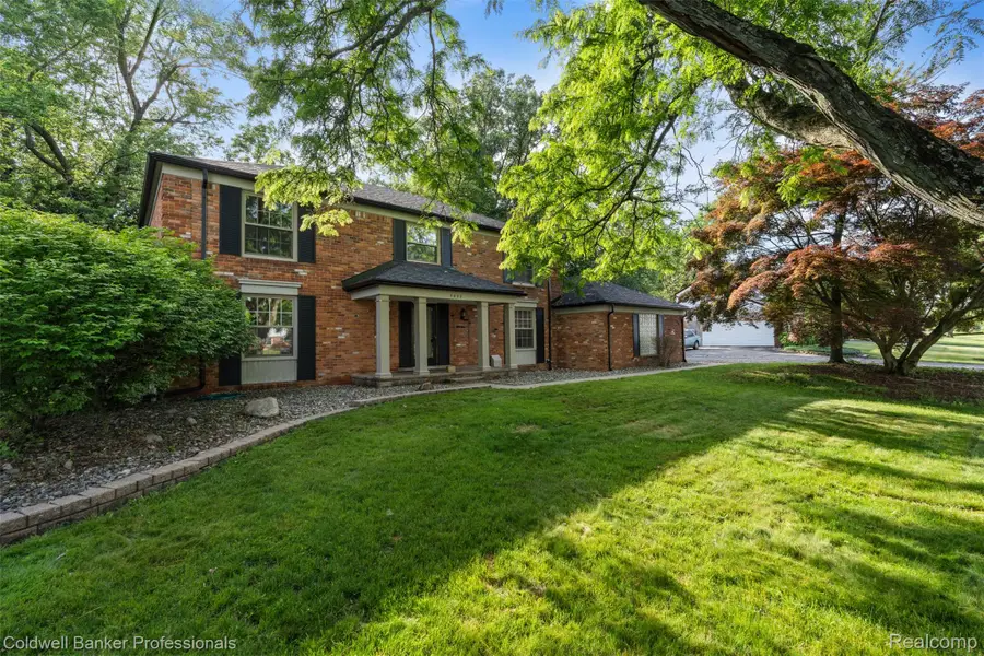 5890 Pinecroft Drive, West Bloomfield, MI 48322 - #2