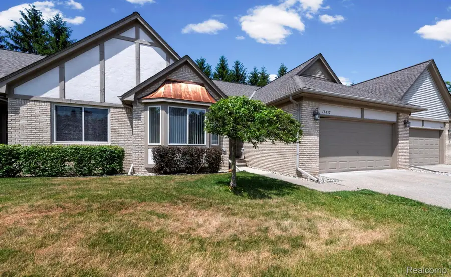 15437 Pebble Pointe Drive, Clinton Township, MI 48038 - #2