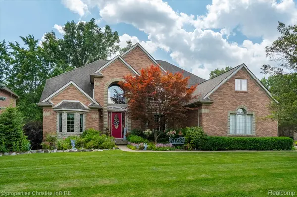 32405 Maria Court, Livonia, MI 48152