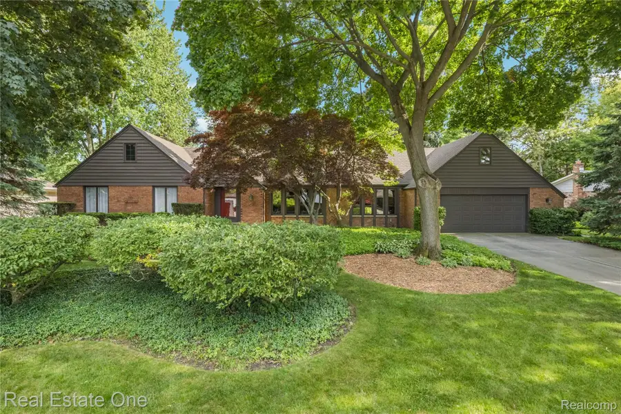 28330 E Blom Drive, Harrison Township, MI 48045 - #2