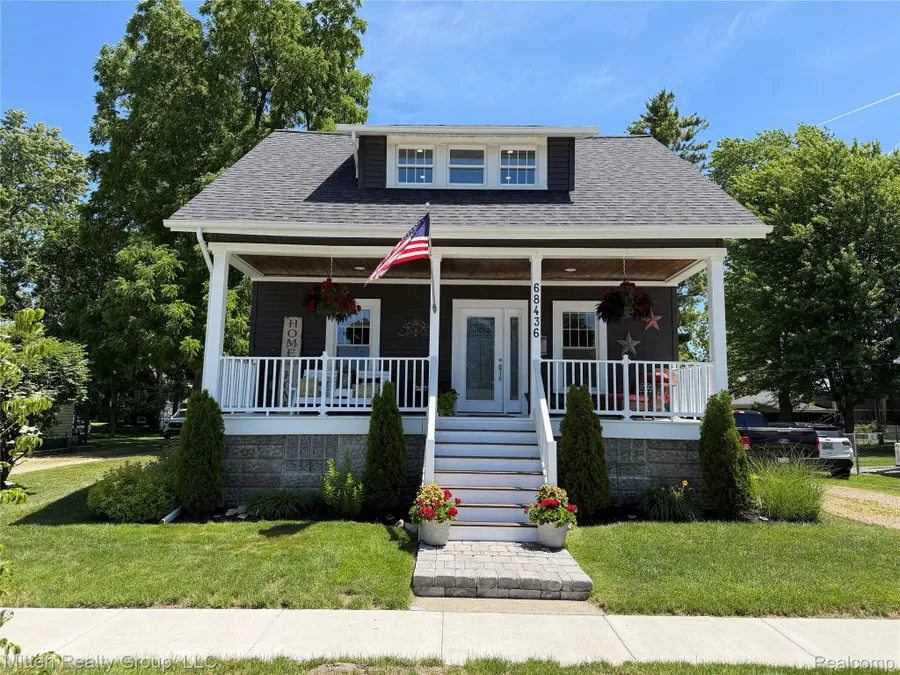 68436 Oak Street, Richmond, MI 48062 - #2