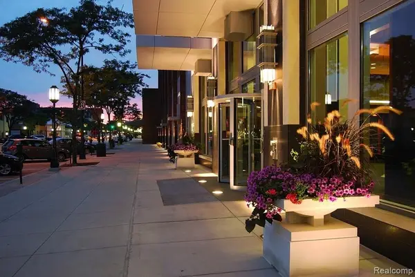411 S Old Woodward Avenue #815, Birmingham, MI 48009