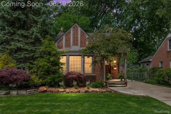 1113 Fernwood Road, RoyalOak, MI 48067