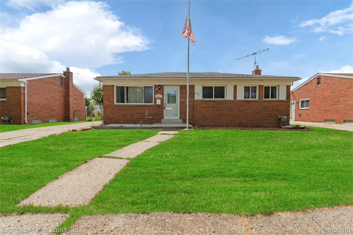 25217 Roan Avenue, Warren, MI 48089 - #1