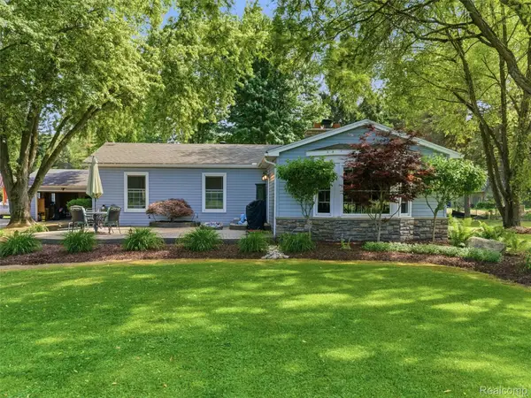 21350 30 Mile Road, Ray, MI 48096