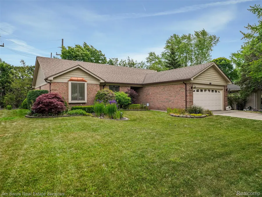 40252 Aynesley Street, Clinton, MI 48038 - #2