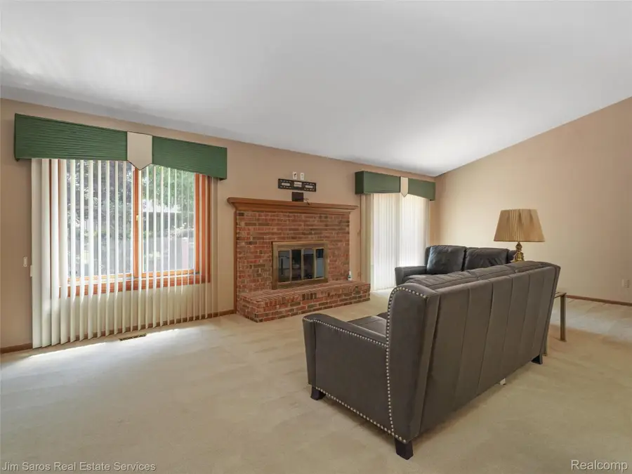 40252 Aynesley Street, Clinton, MI 48038 - #3