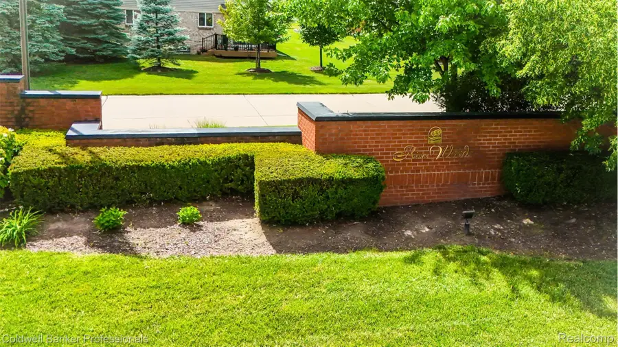 5711 Ortman Drive, Sterling Heights, MI 48314 - #2